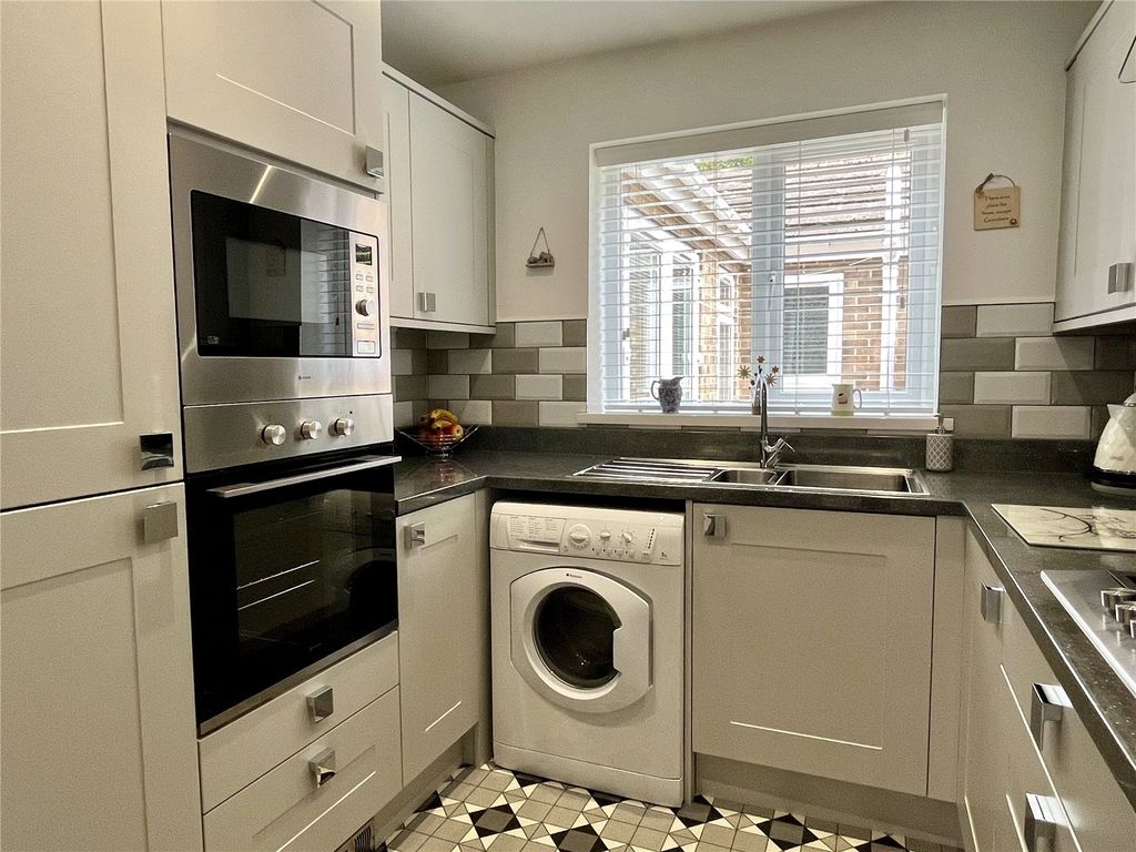 Property photo 2 of 16 Picture No. 03