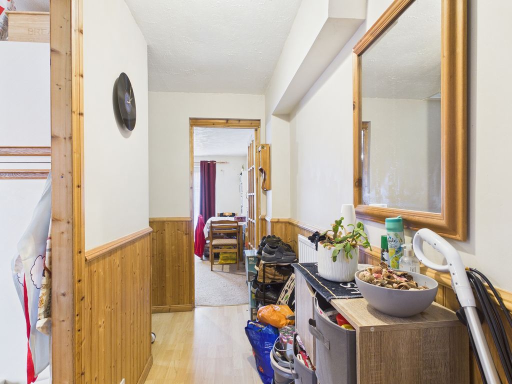 Property photo 3 of 13 Cam02089G0-Pr0651-Still001