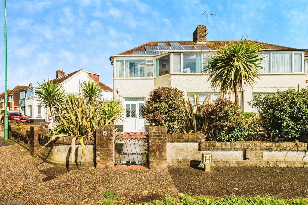 Property photo 1 of 25