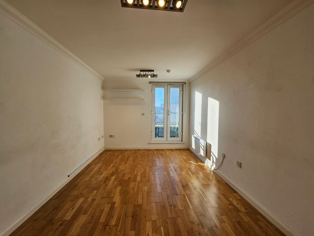 Property photo 1 of 5 Living Room