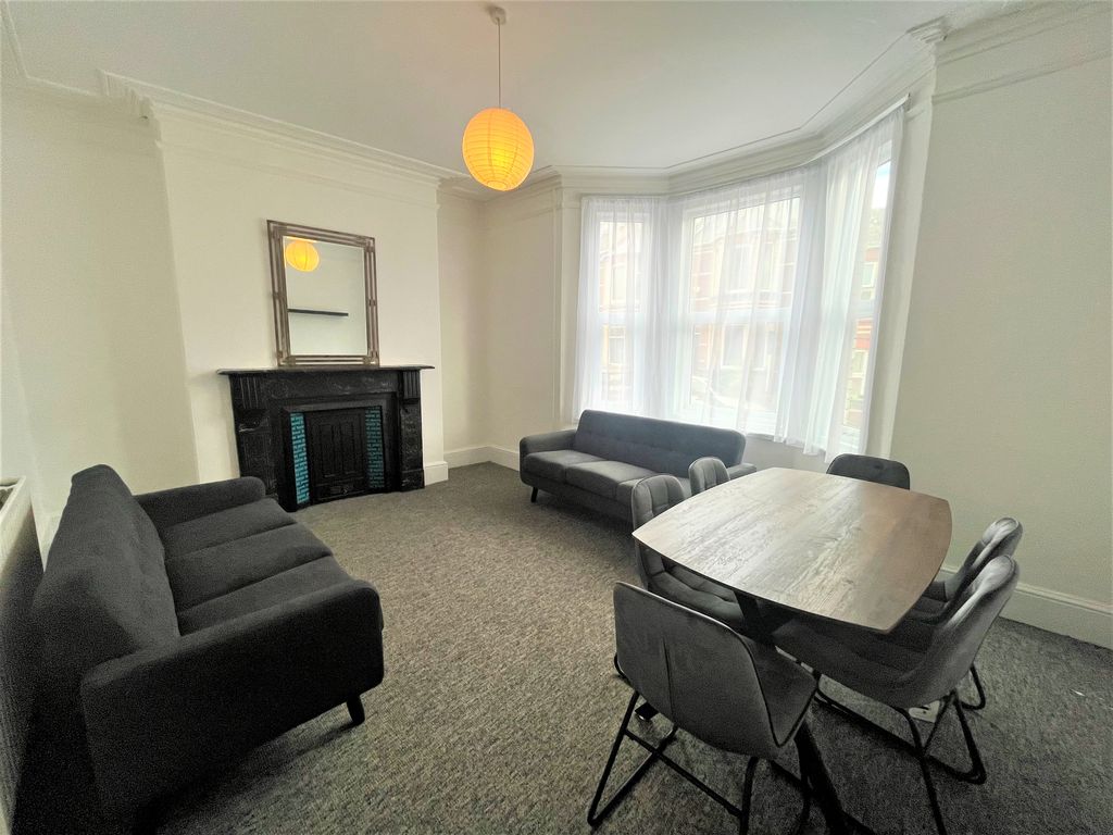 Property photo 3 of 12 Living Room