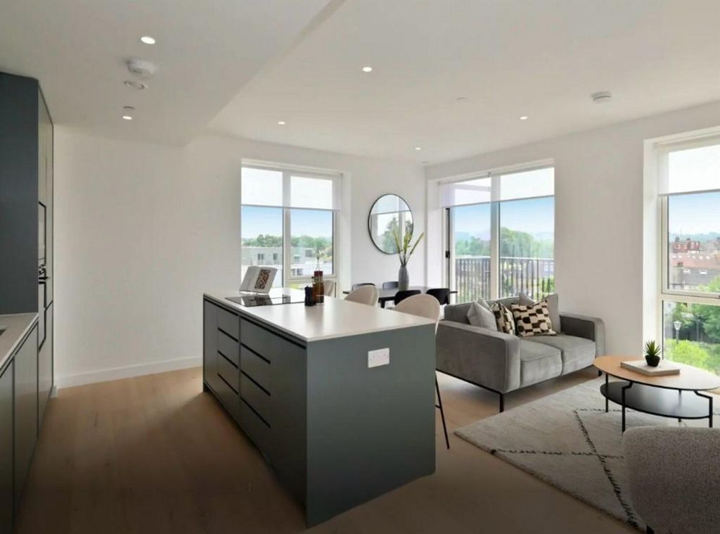 Property photo 2 of 6