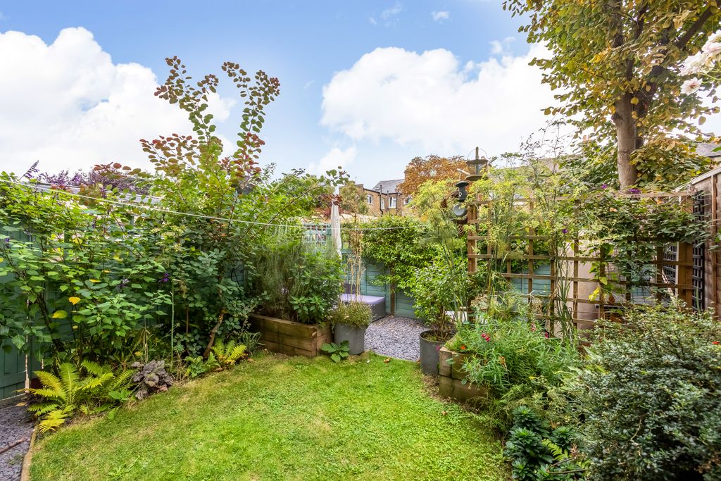 Property photo 2 of 14 Garden