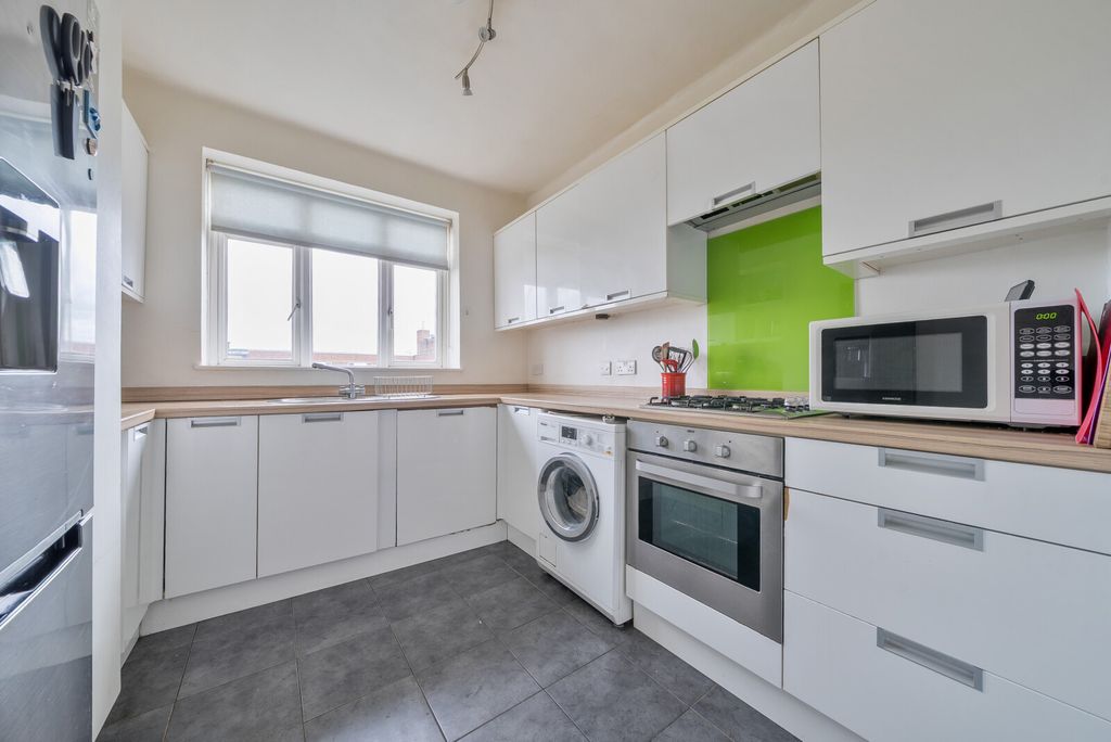Property photo 3 of 15 Kitchen