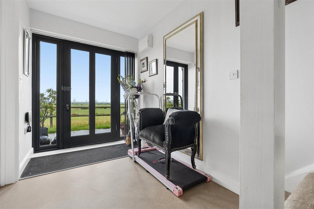 Property photo 3 of 26 3 Courtsole Farm-Hr8.Jpg