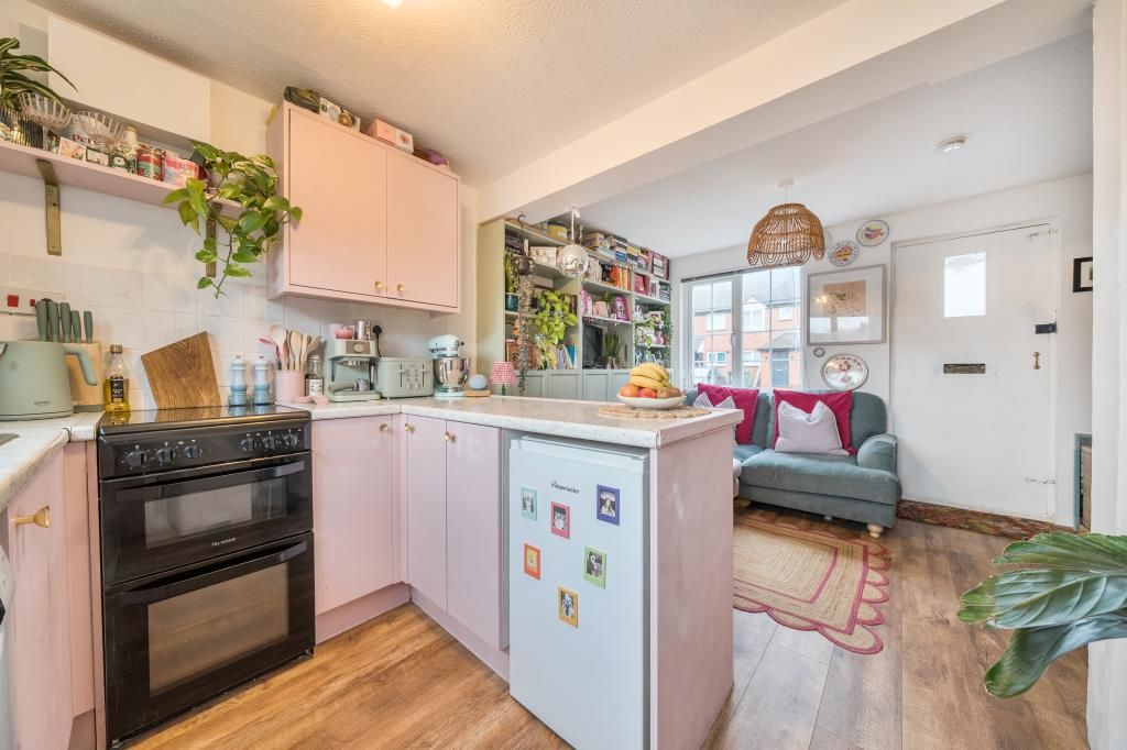 Property photo 2 of 20 Kitchen