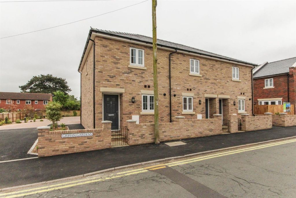 Property photo 1 of 10 9 Griffinfront.Jpg