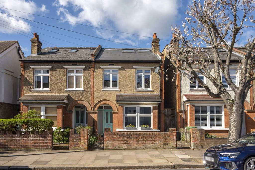 Property photo 2 of 23