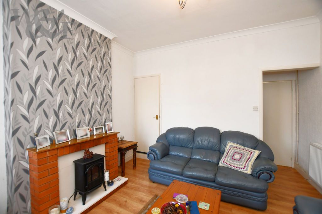 Property photo 3 of 27 Photo 5