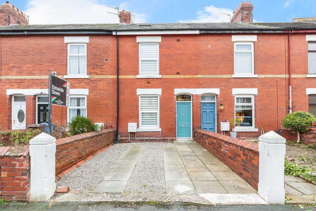 Property photo 1 of 16 Pbox-Img.Jpg