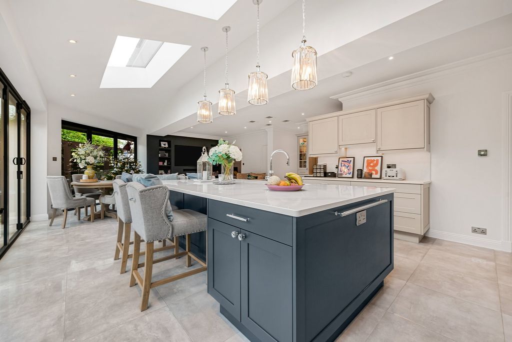 Additional image 5 of 5 bed detached house for saleHine Close, Coulsdon CR5