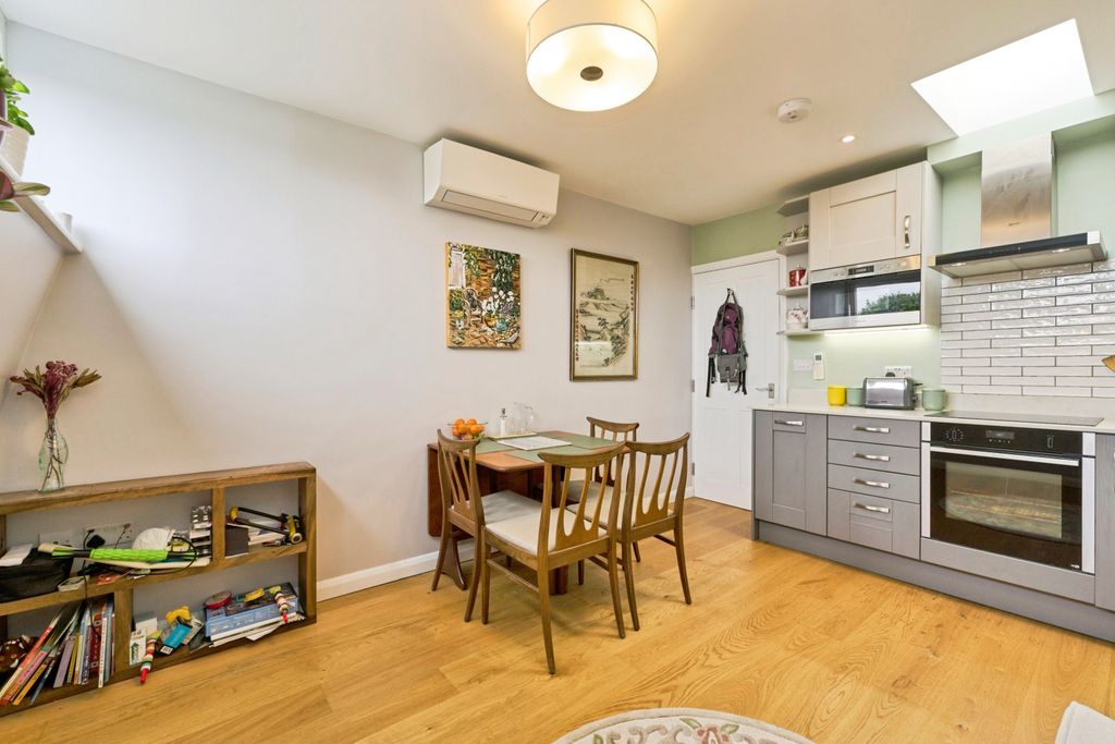 Property photo 2 of 20 1851796-05