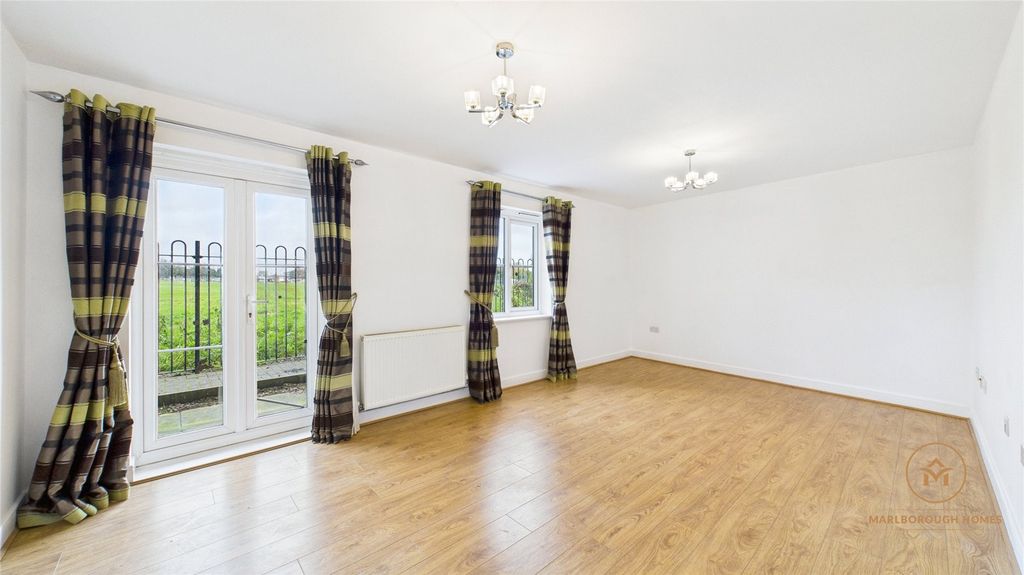 Property photo 2 of 22 Picture No. 29