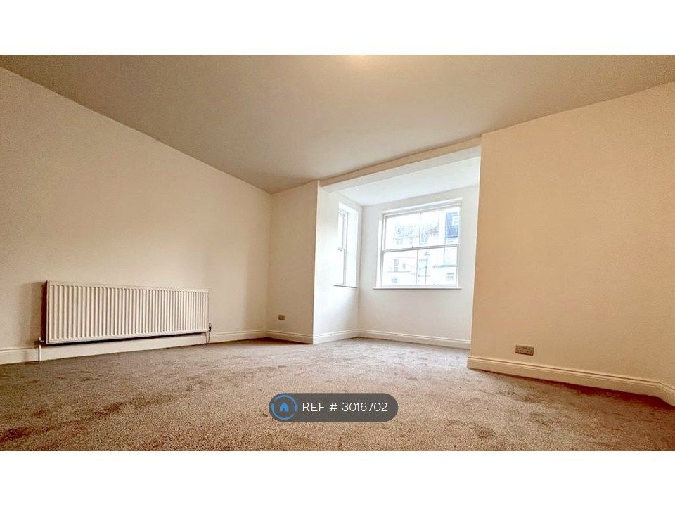 Property photo 3 of 9 Living Room