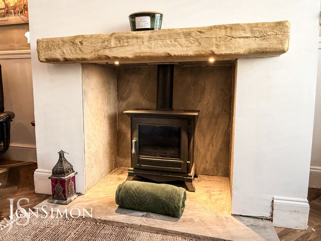 Property photo 2 of 35
