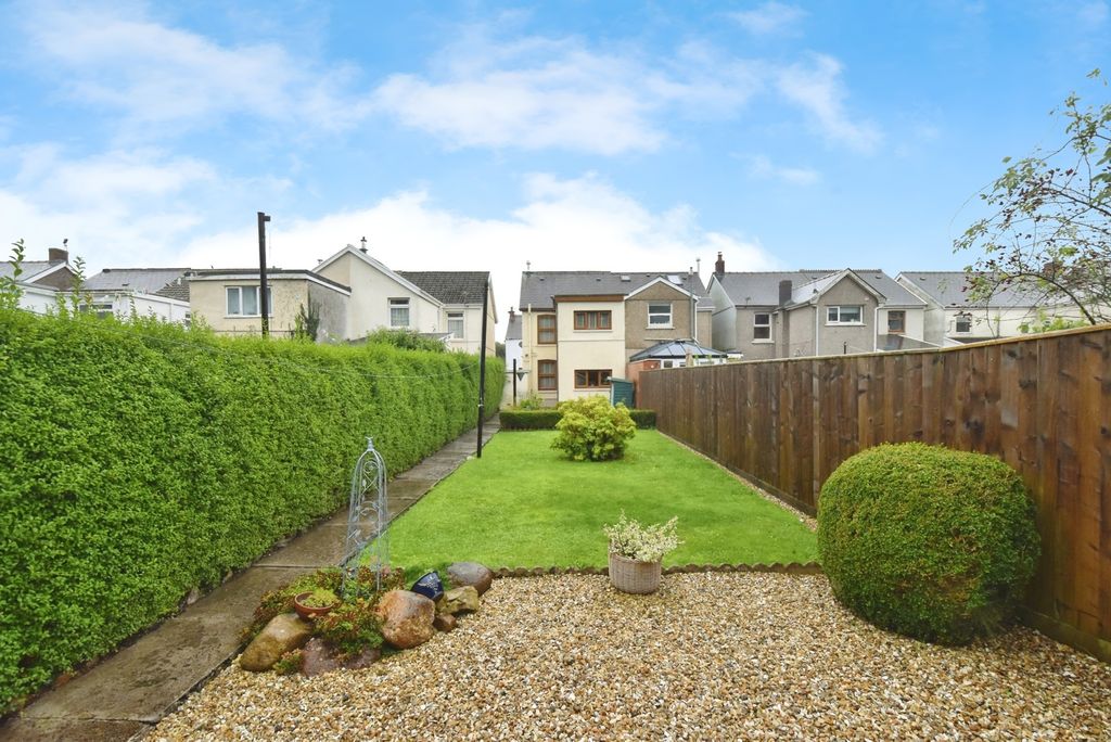 Property photo 2 of 17 Photo