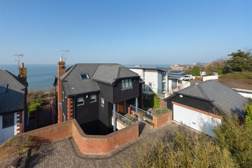 Property photo 1 of 34 Joy Lane, Whitstable
