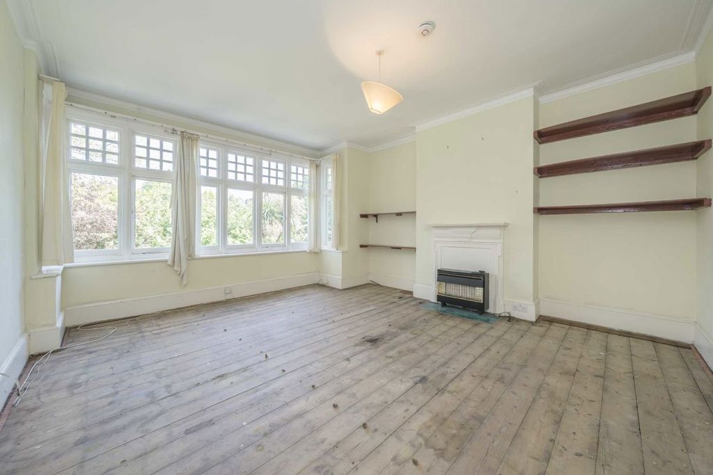 Property photo 3 of 7