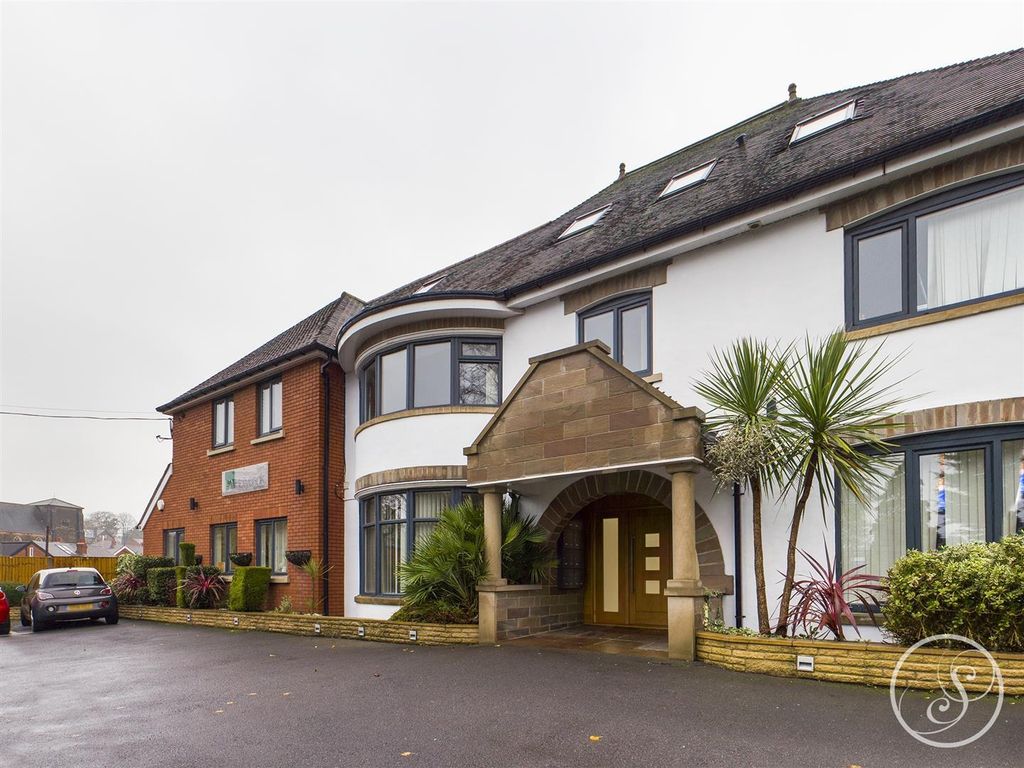 Property photo 1 of 20 Zsixyb3Omkaernxlm8Ztrw.Jpg