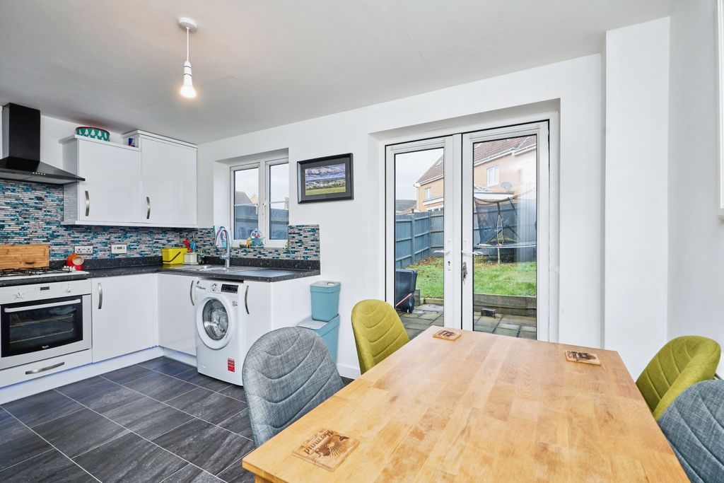 Property photo 3 of 12 Kitchen/Diner
