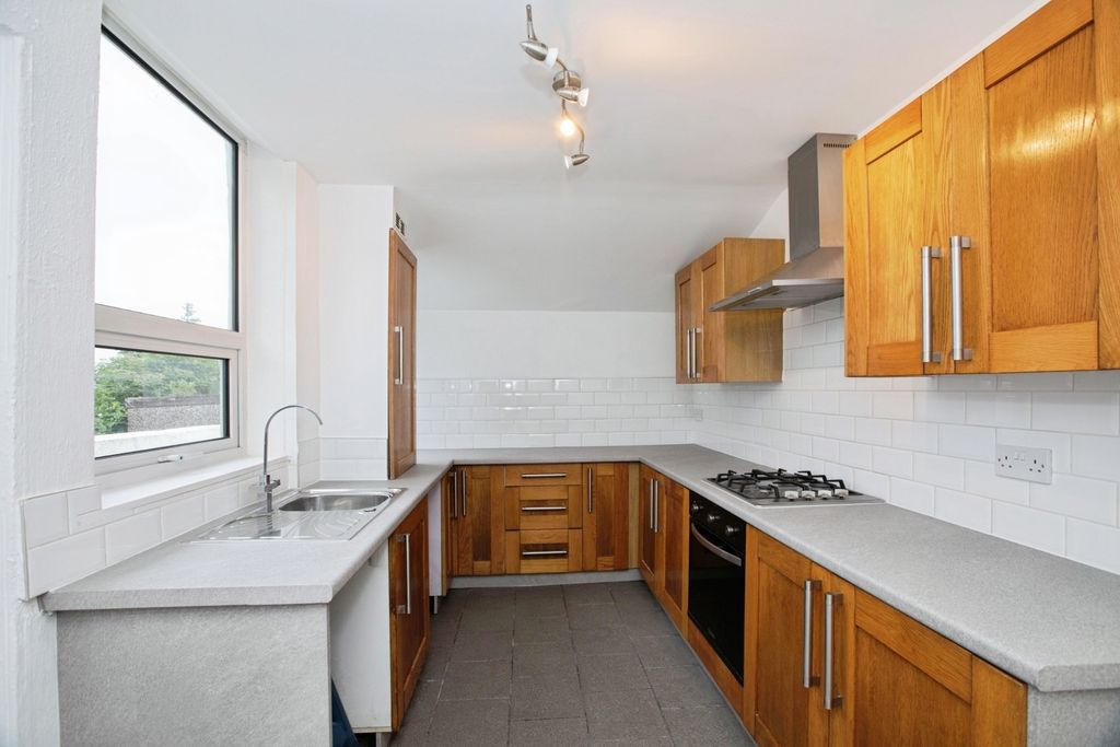 Property photo 3 of 16 Photo