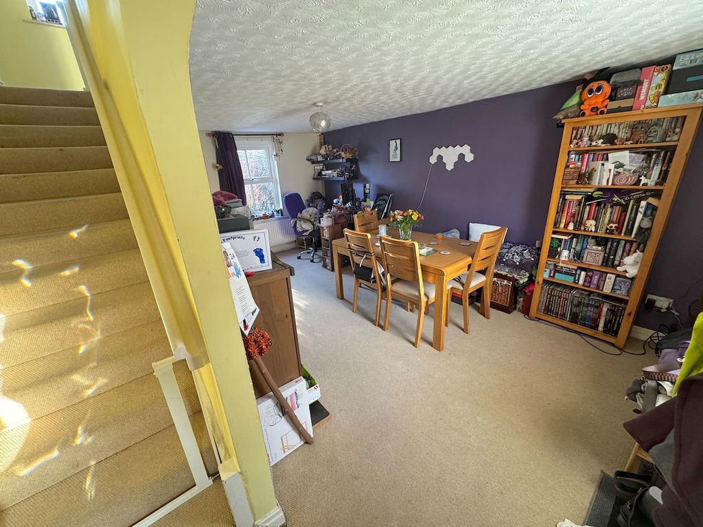 Property photo 3 of 23