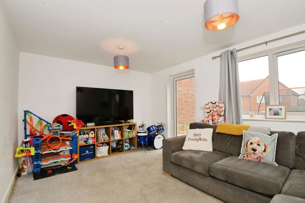 Property photo 3 of 14