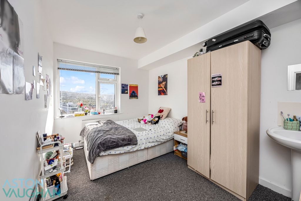 Property photo 3 of 18 4629432