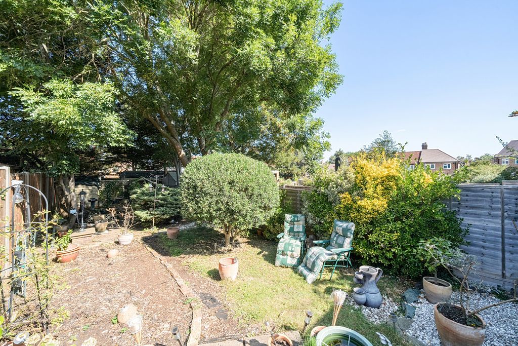 Property photo 2 of 15 1339829-6-689F0Fa...