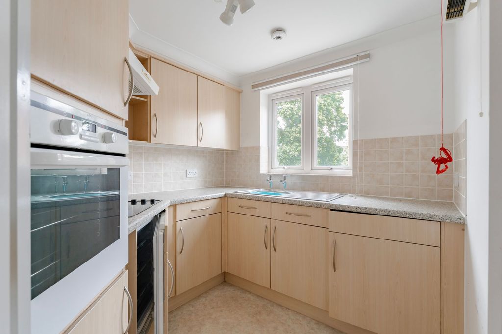 Property photo 2 of 11
