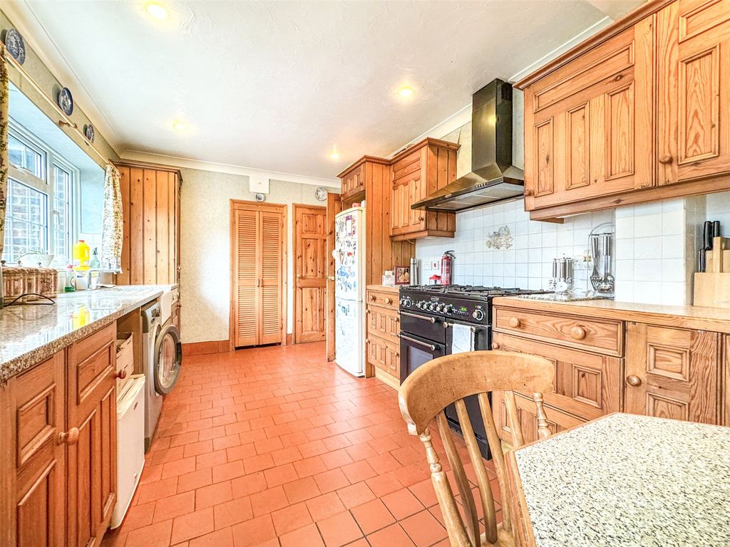 4 bed detached house for saleCranmore Gardens, Aldershot, Hampshire GU11 photo 5