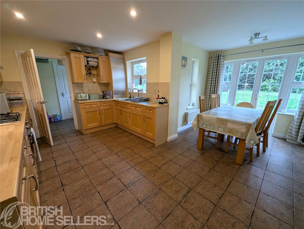 Property photo 3 of 22 Picture No. 15