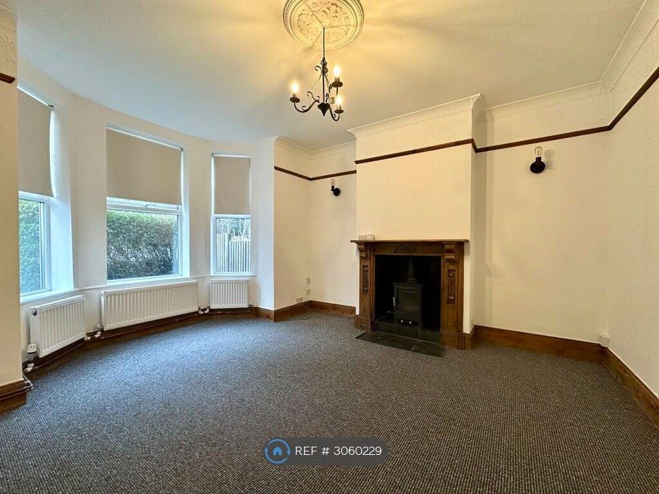 Property photo 2 of 10 Living Room