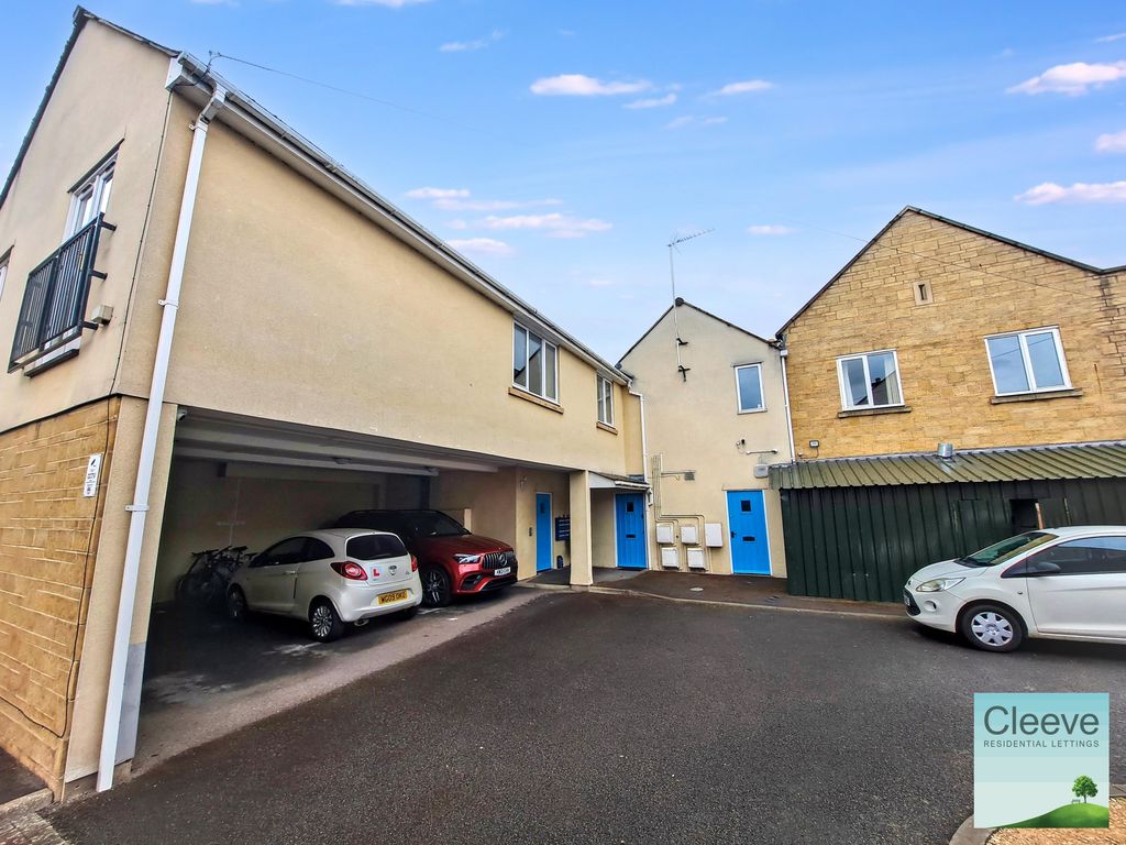 Property photo 1 of 8 1000167535