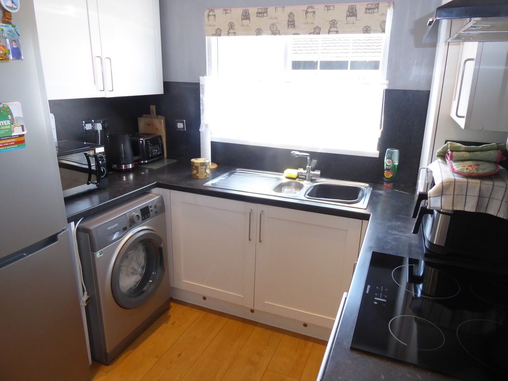 Property photo 3 of 12