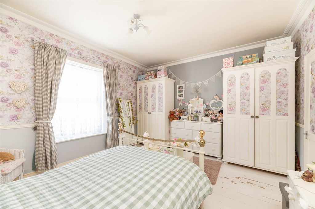 Additional image 12 of 4 bed property for saleManor Street, Otley LS21