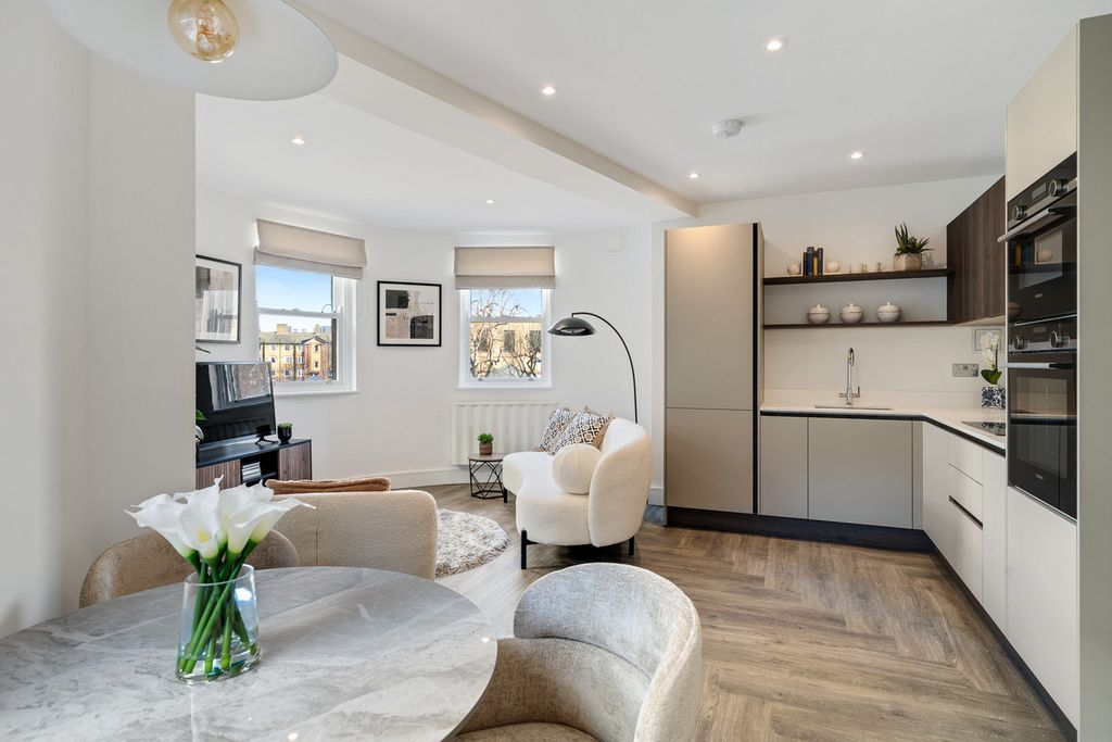 Property photo 2 of 9