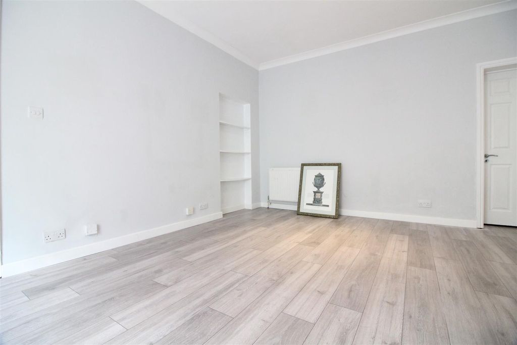 Property photo 3 of 7 2D981C2C-843C-4527-8E0B-36C5E0Fea8Ba.Jpeg