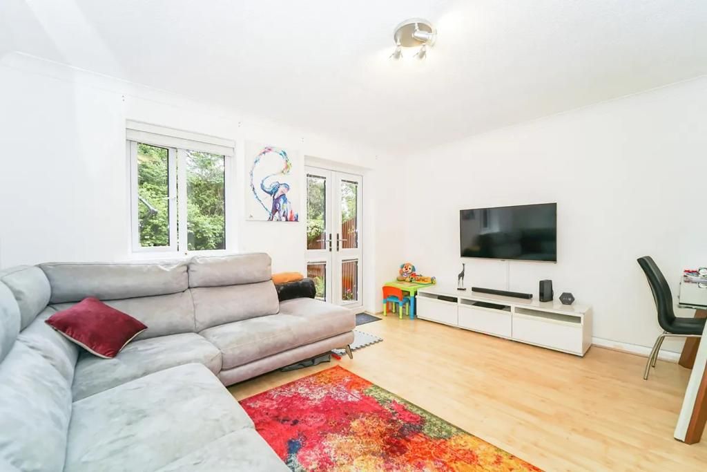 Property photo 2 of 19