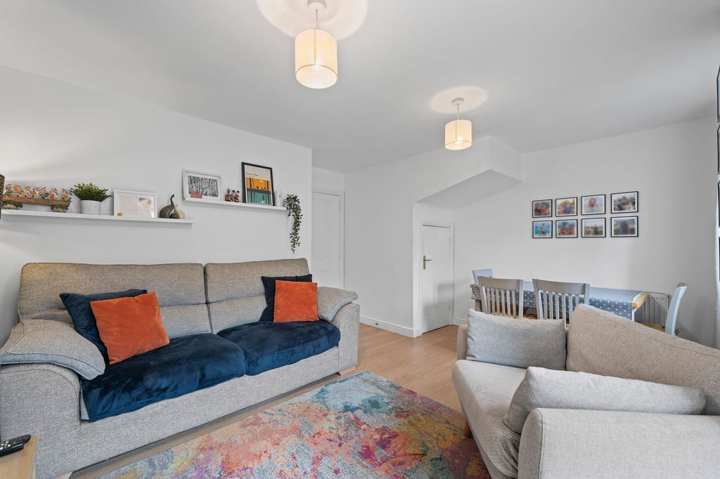 Property photo 2 of 23