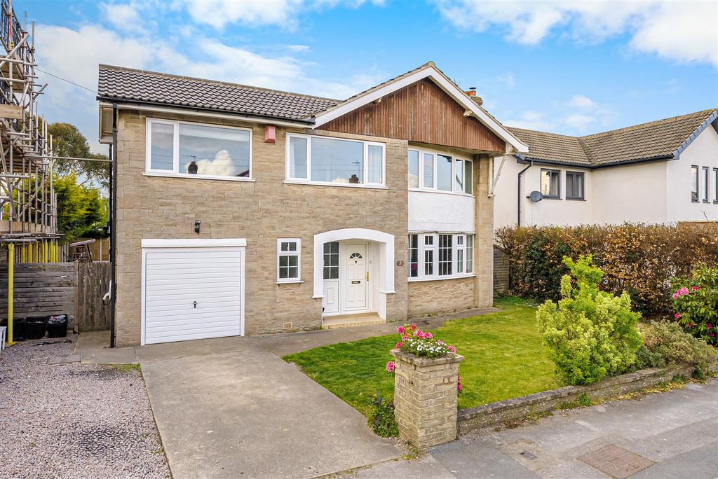 Property photo 1 of 15 External