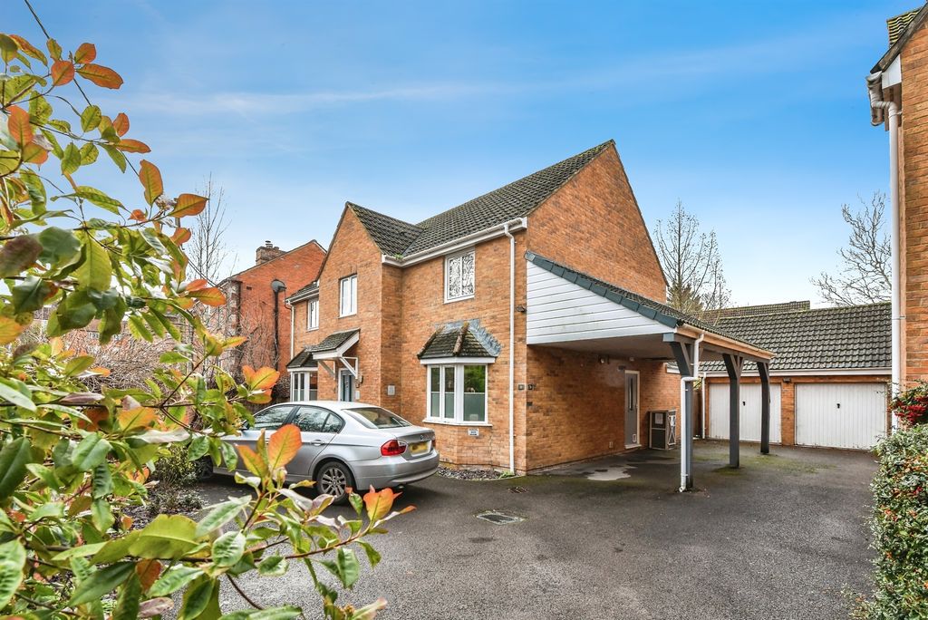 Property photo 1 of 18