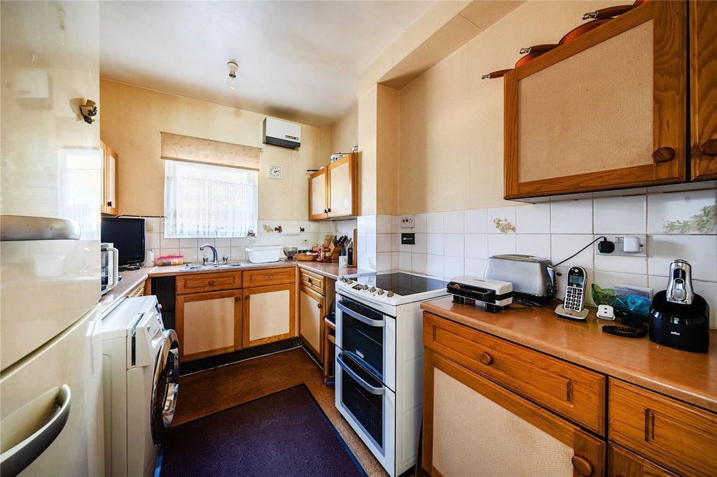 Property photo 2 of 14 Picture No. 28