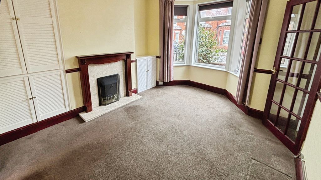 Property photo 3 of 14 Dining Room