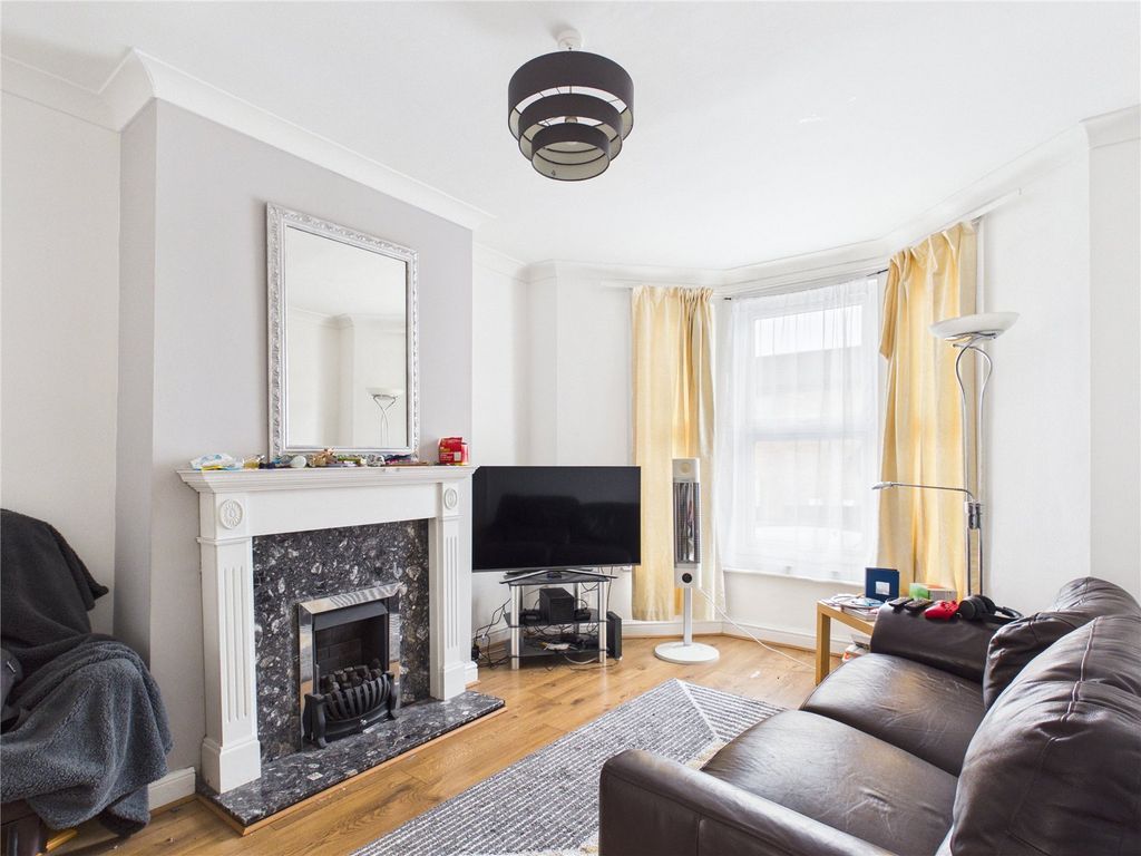 Property photo 2 of 11 Picture No. 04