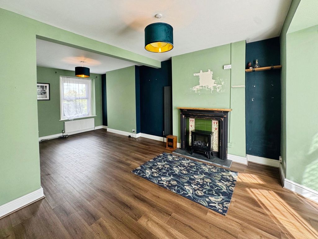 Property photo 2 of 30
