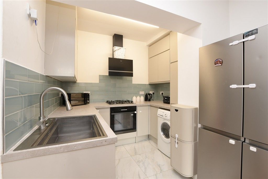 Property photo 2 of 10 Kitchen