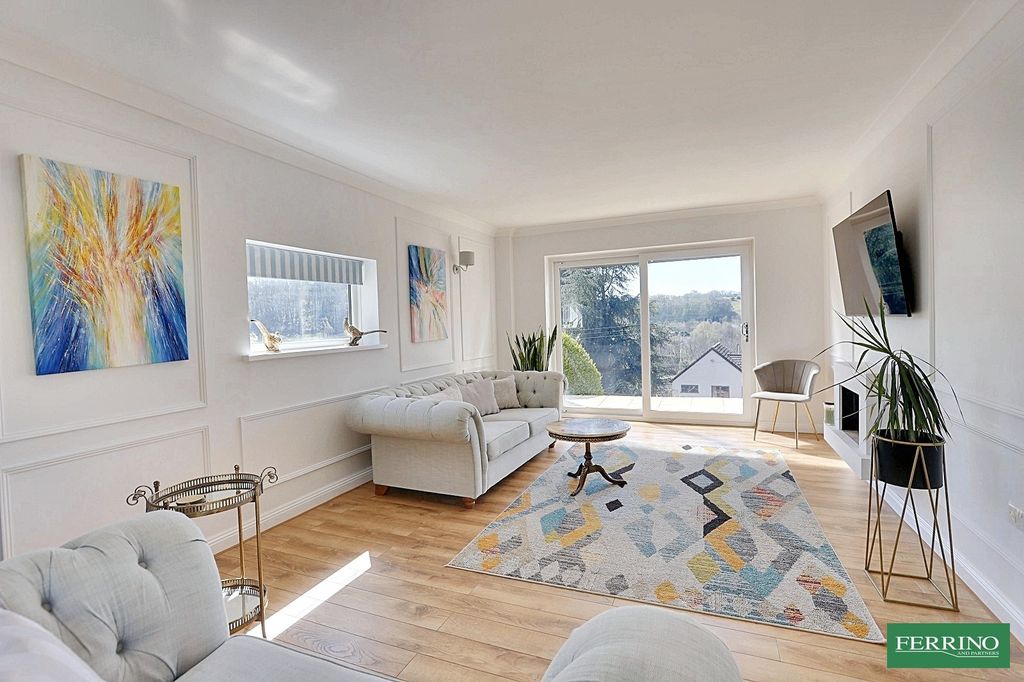 Property photo 2 of 29 Sitting Room