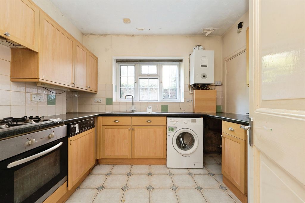 Property photo 3 of 10