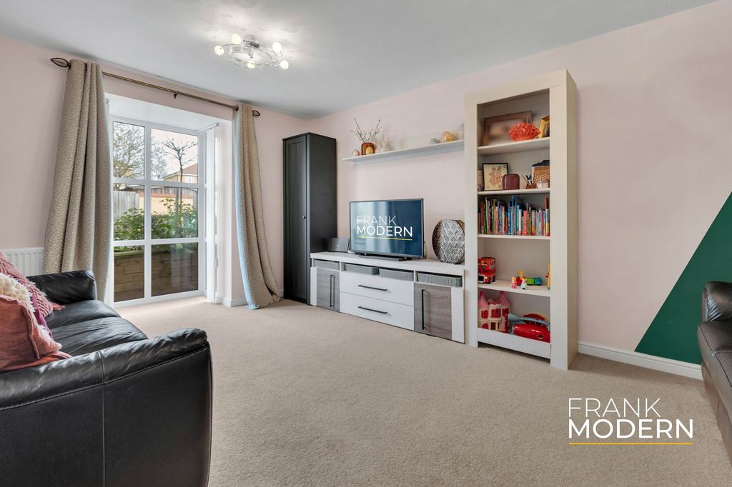 Property photo 2 of 53 Living Room